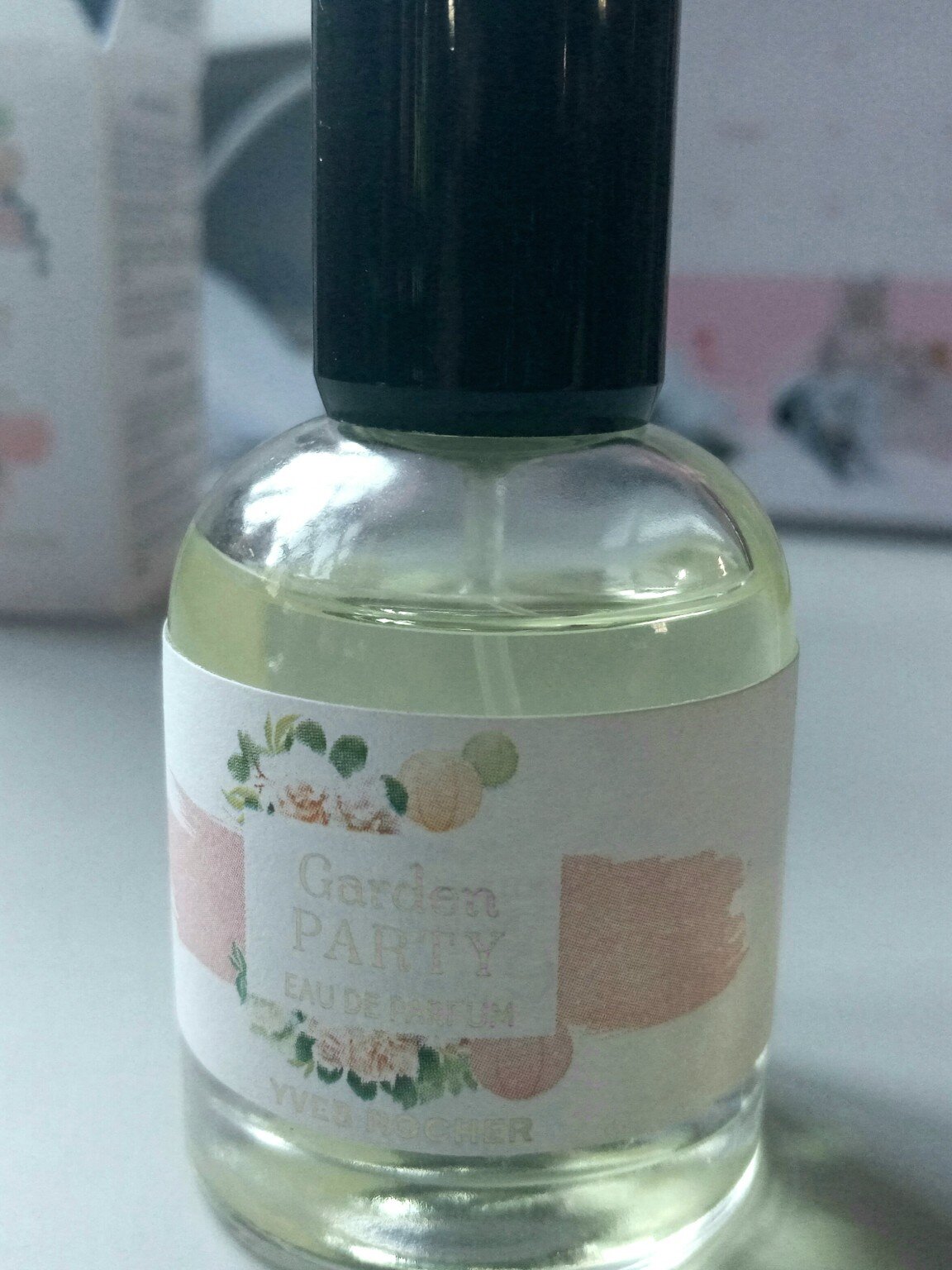 Parfum Yves Rocher Garden Party - Eau De Parfum 30 Ml - Neuf (emballage Peut être Ouvert)