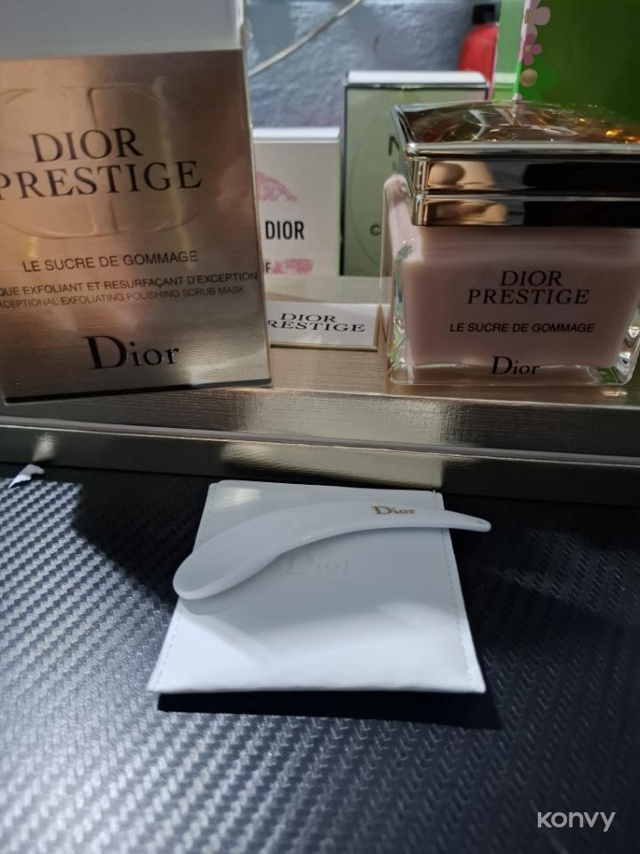 洗顔料 Dior Prestige Le Sucre de Gommage 150ml Dior Prestige Le Sucre de Gommage: Exceptional Face Scrub | DIOR