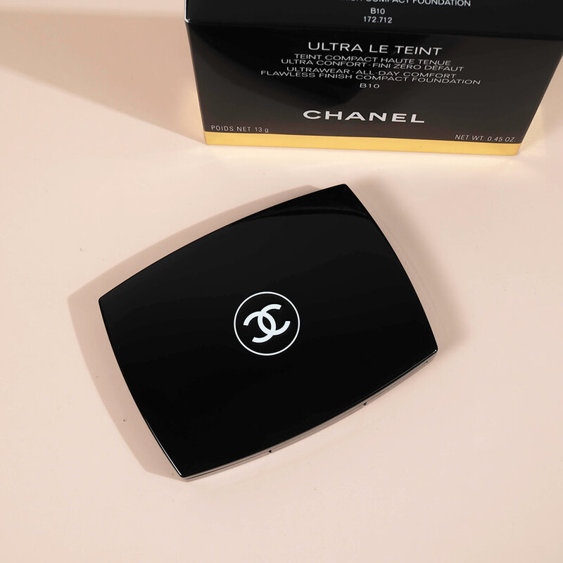 Chanel  Le Teint Ultra Tenue Ultrawear Flawless Compact Foundation Matte Spf 15 13g #B10