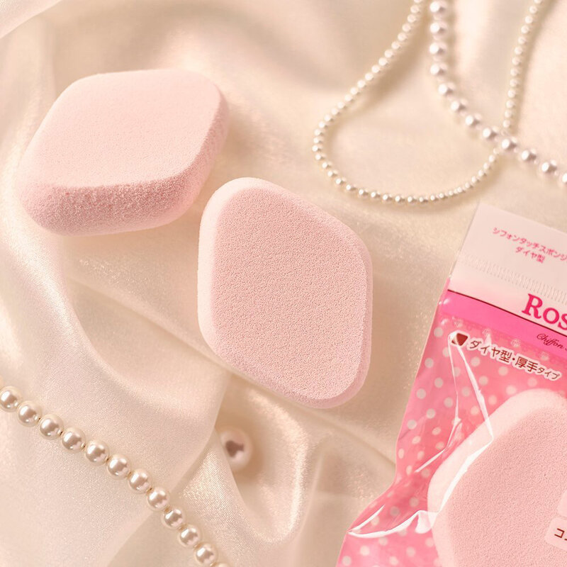 Rosy Rosa Chiffon Touch Sponge Diamond 1pc ( สินค้าหมดอายุ : 2025.10.16 ) 
