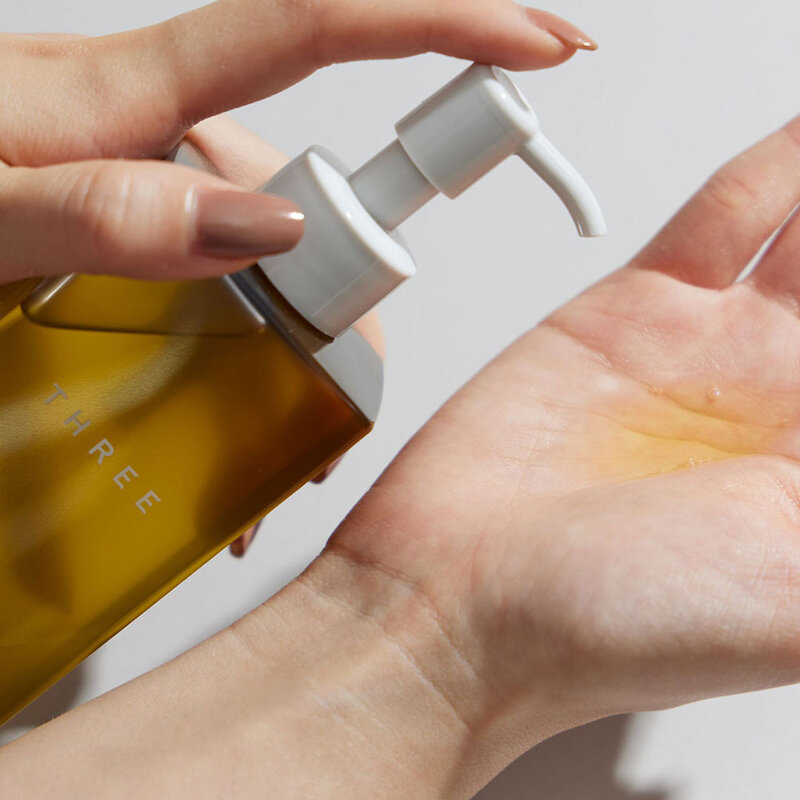 THREE Balancing Cleansing Oil N 185ml