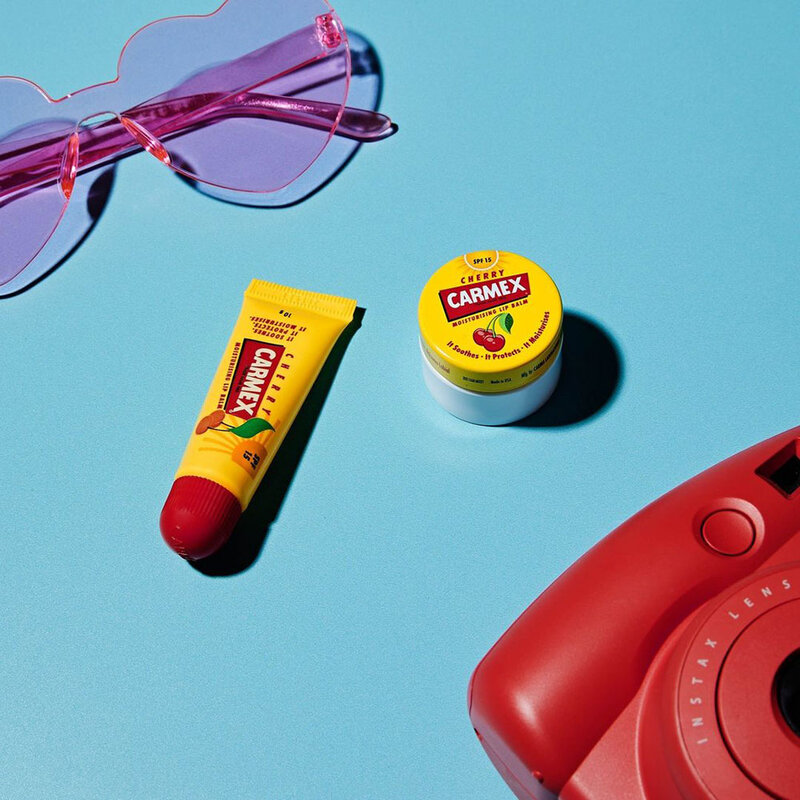 Carmex Cherry BP Squeeze Tube 10g ( สินค้าหมดอายุ : 2026.03.14 ) 