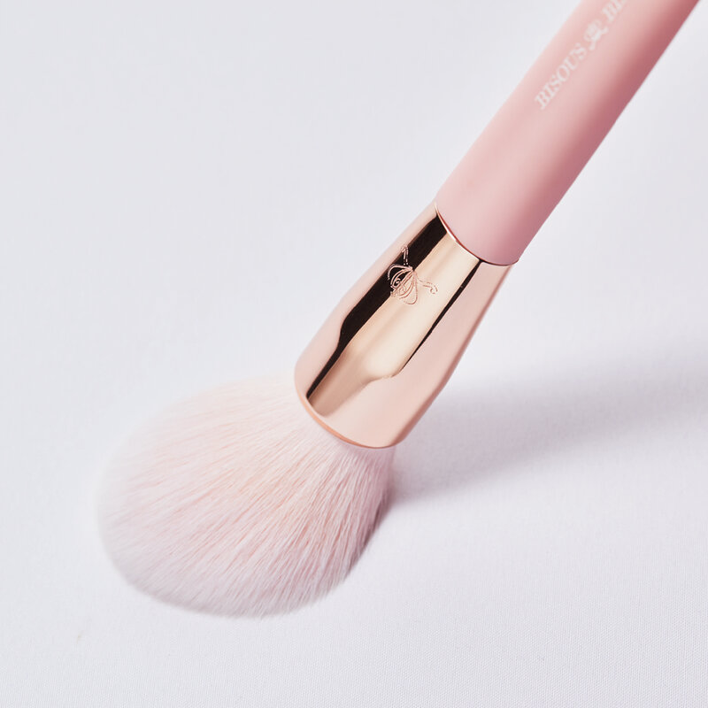 Bisous Bisous Pink Passion Powder/Blush Brush