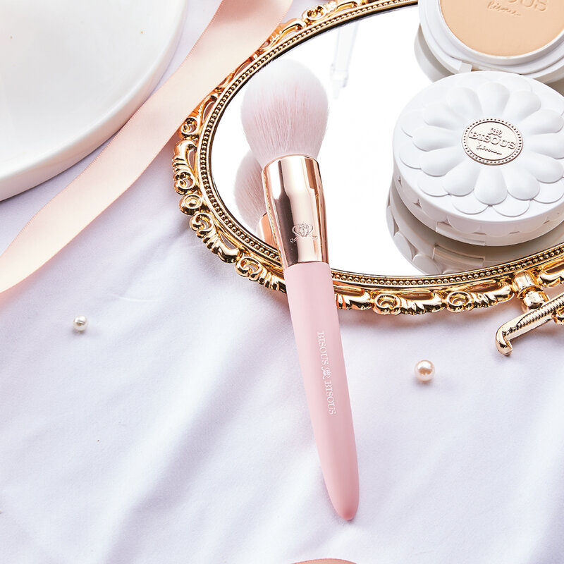 Bisous Bisous Pink Passion Powder/Blush Brush