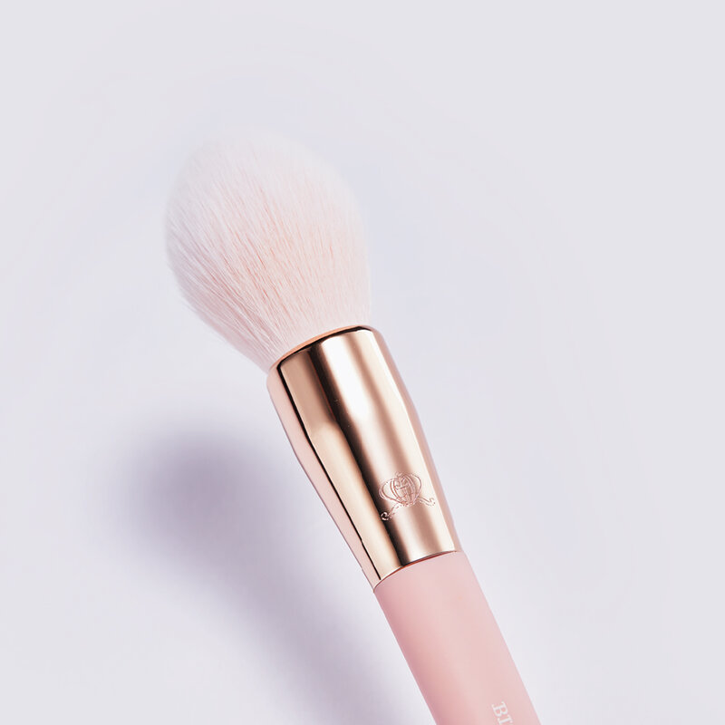 Bisous Bisous Pink Passion Powder/Blush Brush