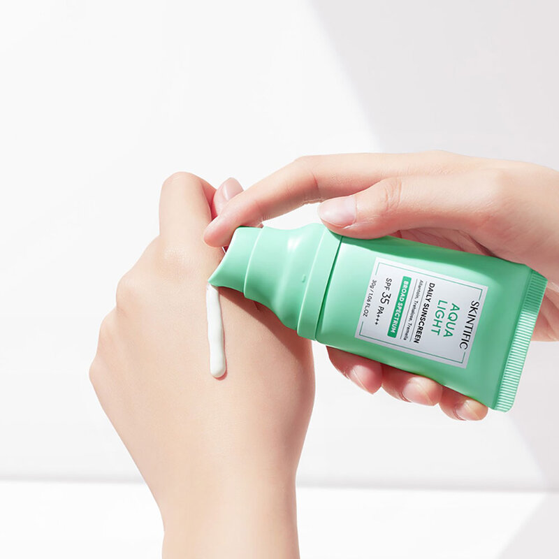SKINTIFIC Aqua Light Daily Sunscreen SPF35 PA+++ 30g