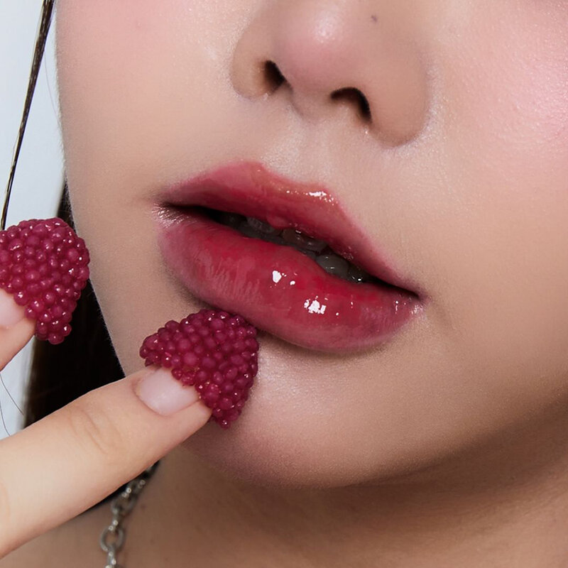 beWiLD Click Kiss Melting Lip 2.5g #01 Lily Lush
