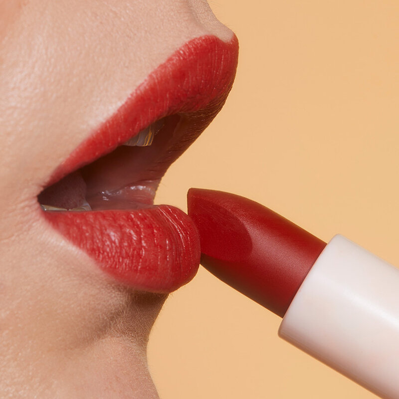 Makeup Revolution Lip Allure Soft Satin 3.2g #CEO Brick Red