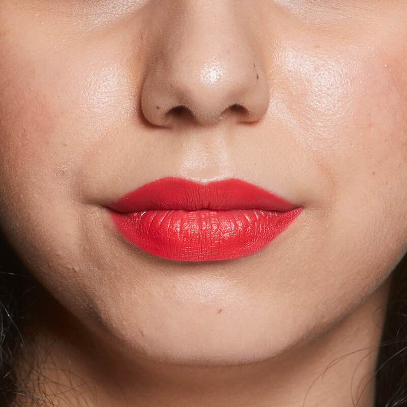 Makeup Revolution Lip Allure Soft Satin 3.2g #Vibe Red