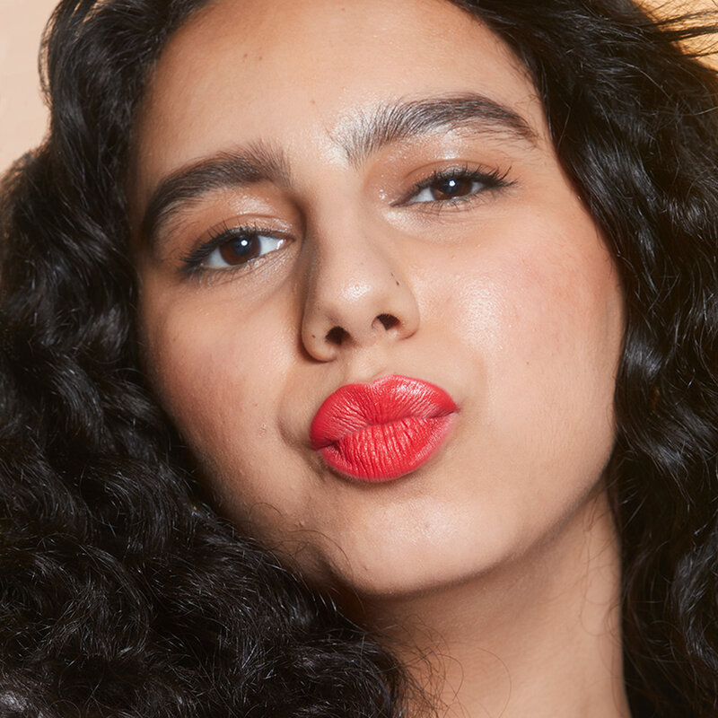 Makeup Revolution Lip Allure Soft Satin 3.2g #Vibe Red