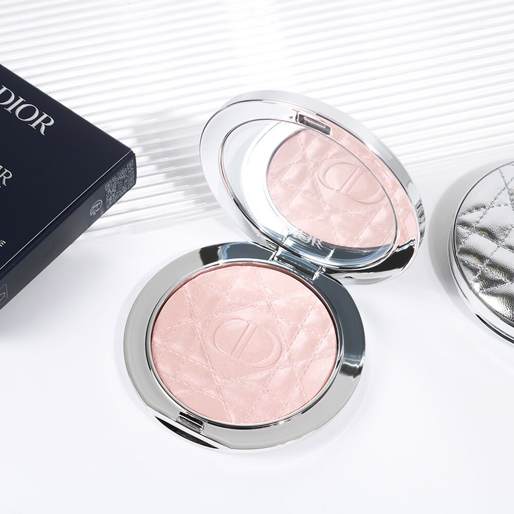 Dior Forever Glow Luminizer 6g #03 Pink Halo Dior Forever Glow Luminizer 6g #03 Pink Halo