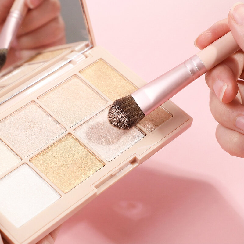 Oni Triangle Highlight & Concealer Brush #Sakura Pink